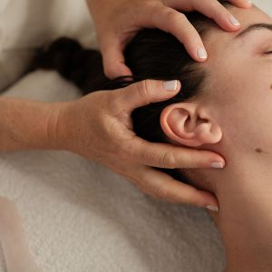 Masaje cráneo-facial Ayurveda
